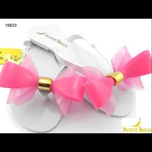 Beautiful flip flops all brand new